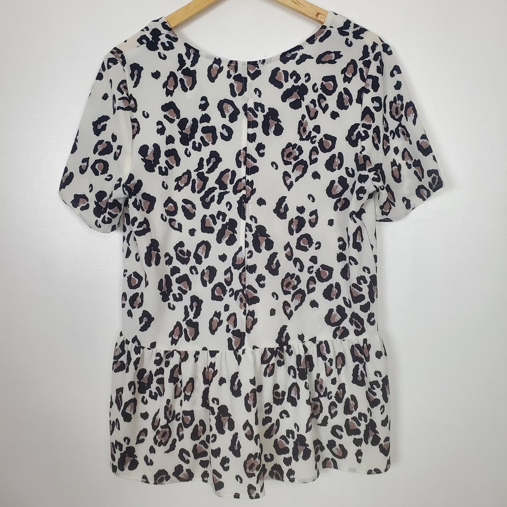 Fabrik leopard cheetah print short sleeved blouse slit back large - Picture 2 of 5